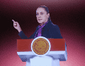 Al lanzarse contra críticos opositores, Sheinbaum señaló que tienen libertad de criticar su gobierno, pero defiende la libertad de dar a conocer siempre lo que es el "proyecto de transformación". SUN / L. Camacho