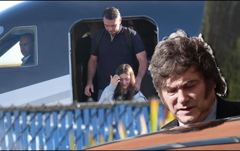 Flávio Bolsonaro a su llegada al aeropuerto privado Miami Opa-Locka el 28 de octubre de 2026, en Opa-locka, Florida. AP / EFE / ARCHIVO