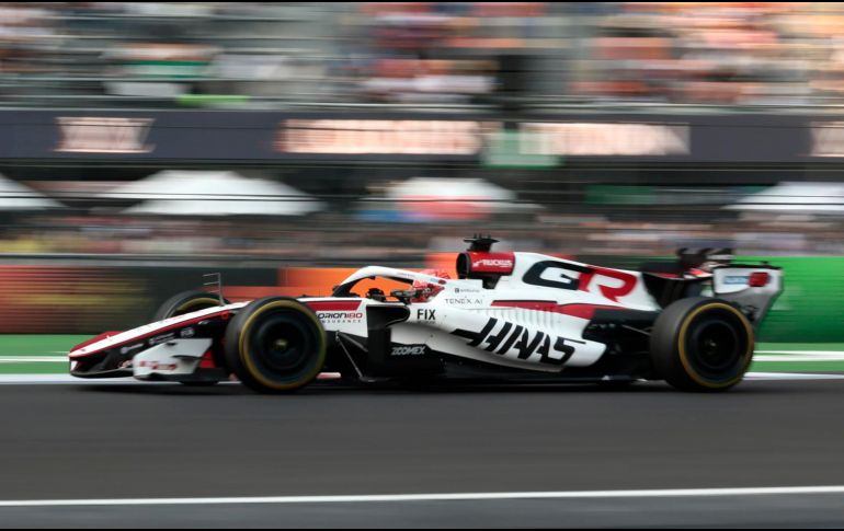 Esteban Ocon, durante las prácticas libres del GP de México ayer viernes. EFE / J. Méndez