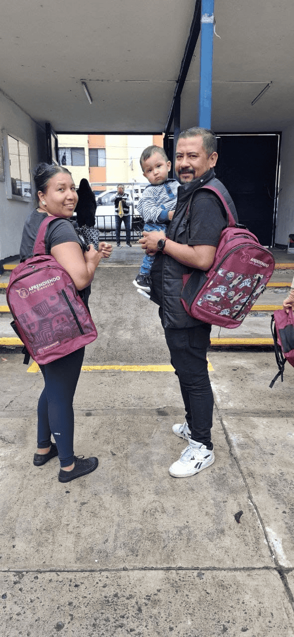 Beneficiarios de la entrega de mochilas y útiles escolares. ESPECIAL