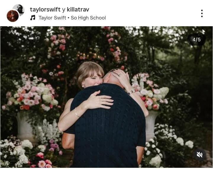 Anuncio oficial del compromiso entre Taylos Swift y Travis Kelce. IG / @taylorswift / @killatrav 