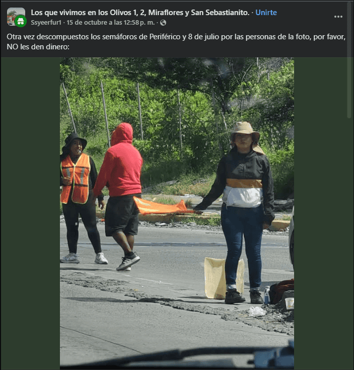  Usuarios de redes sociales reportan a las personas que supuestamente desconectan los semáforos y piden dinero. ESPECIAL / FB